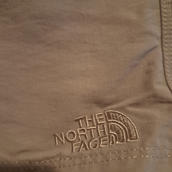 North Face men's size 30 shorts tan color - Picture 2 of 5